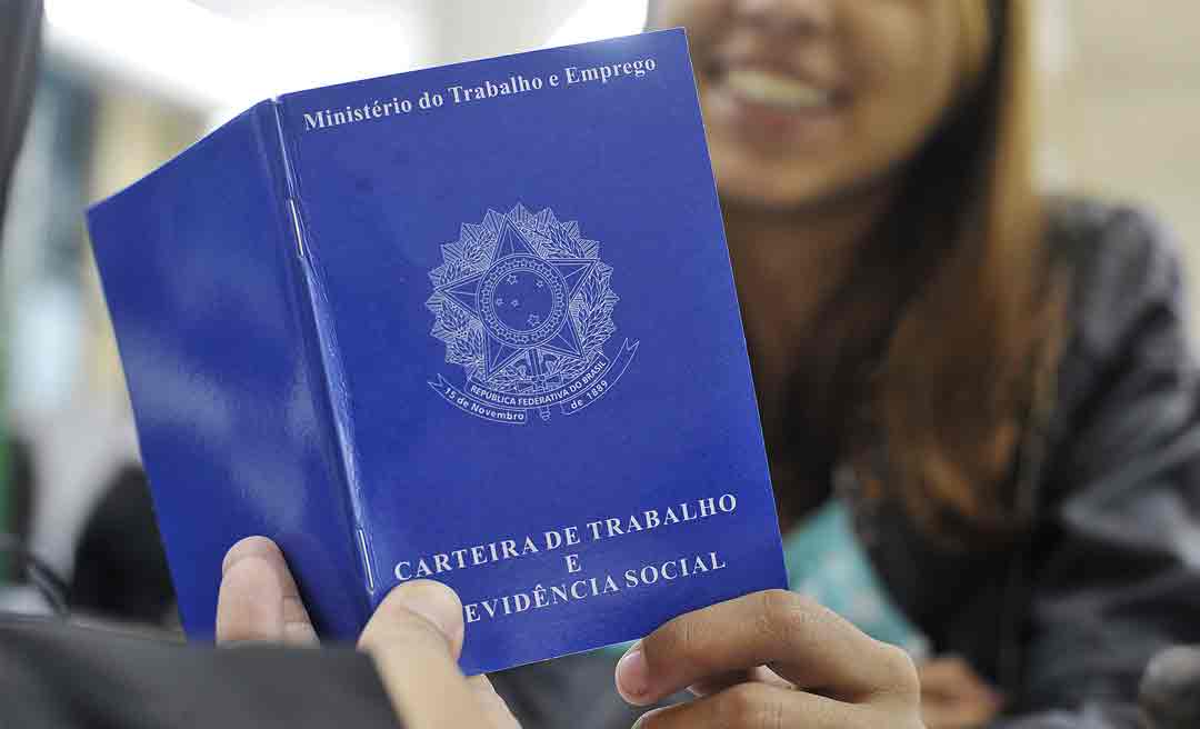 Emissão de Carteira de Trabalho está suspensa no município de Cruzeiro do Sul