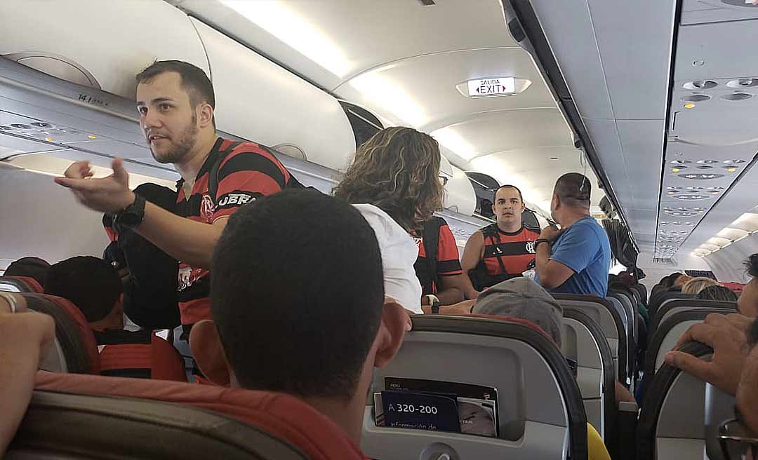 Acreanos flamenguistas "invadem" aeroporto de Puerto Maldonado em viagem a Lima