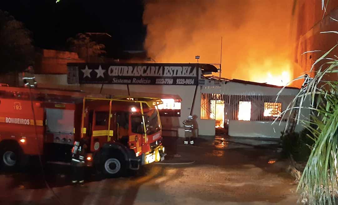 Incêndio destrói a Churrascaria Estrela em Rio Branco