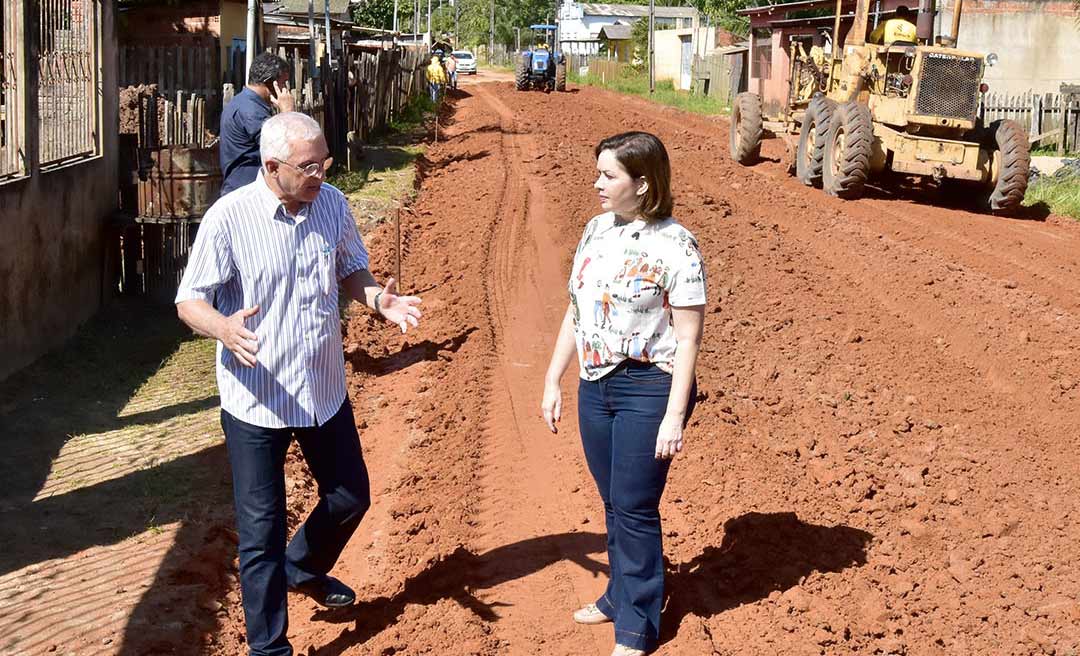 Prefeita Socorro Neri vistoria obras nos bairros Taquari, Bom Jesus e Recanto dos Buritis