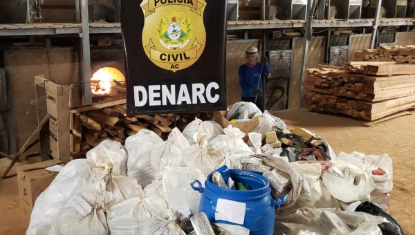 Mais de 700 kg de drogas são incinerados na manhã desta sexta-feira