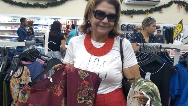 Vereadora Lene Petecão renova guarda-roupa no Black Friday do Formigão