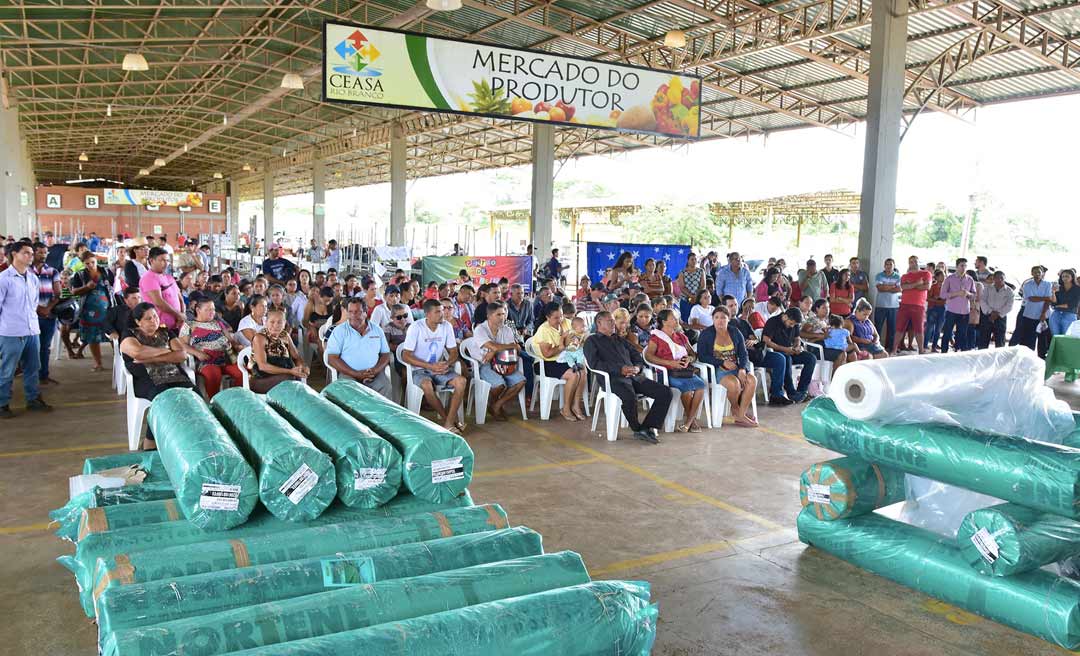 Prefeitura entrega insumos e realiza atendimento médico a produtores rurais