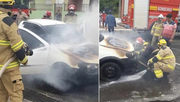 Veículo pega fogo no centro de Cruzeiro do Sul na manhã desta segunda-feira