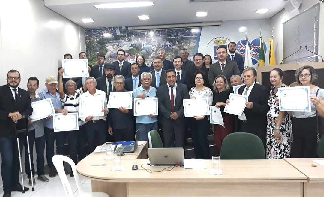 Motoristas de caçamba são homenageados na Câmara de Vereadores de Rio Branco