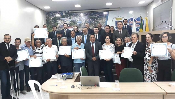 Motoristas de caçamba são homenageados na Câmara de Vereadores de Rio Branco