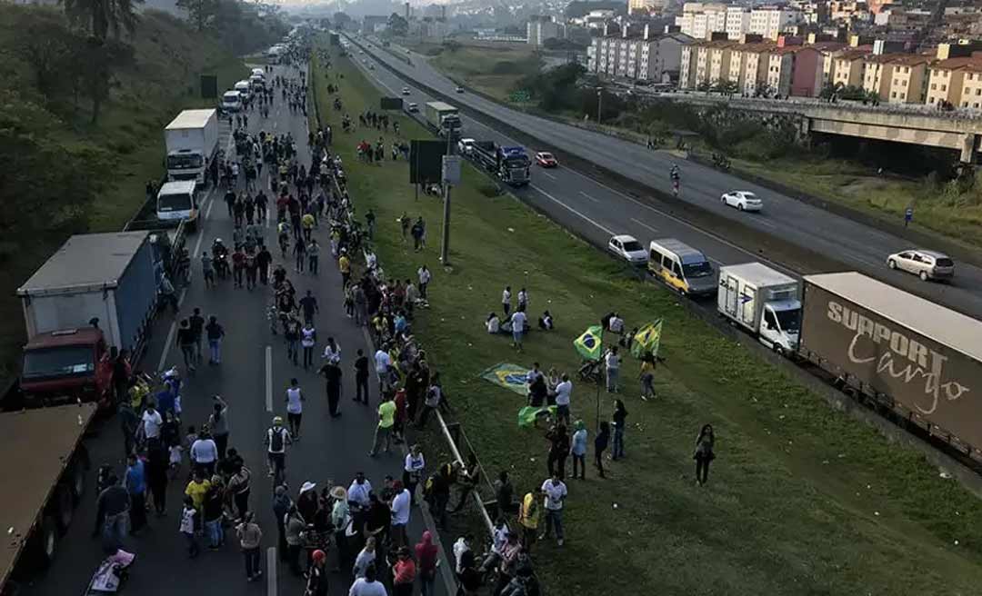 Caminhoneiros anunciam paralisação nacional em 16 de dezembro