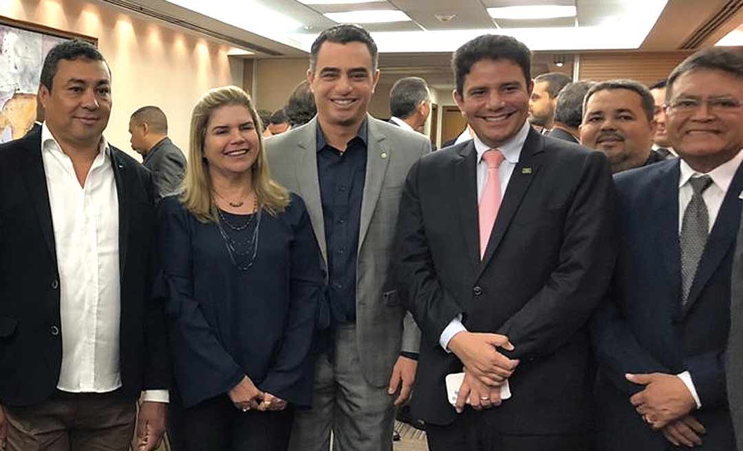 Investimentos em saneamento vai garantir qualidade de vida à população", diz André Maia em reunião no BNDES