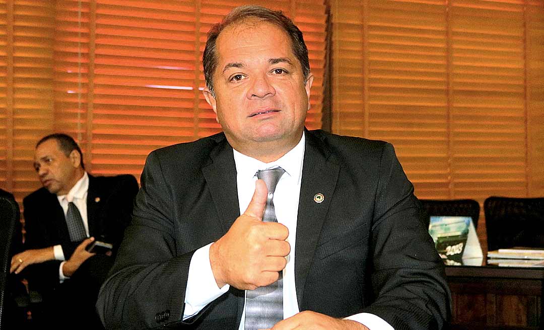 Marcos Cavalcante critica governo por descaso na Saúde e na Segurança do Acre