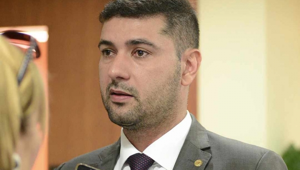 Com sessão suspensa, Nicolau diz que primeiro ano no comando da Aleac “foi de experiência”