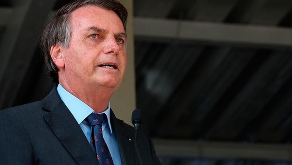 Bolsonaro diz que TV Escola é esquerdista e chama Paulo Freire de "energúmeno"