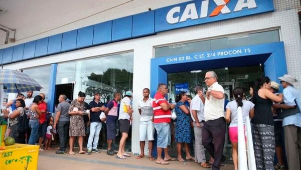 Caixa começa a pagar R$ 998 do FGTS nesta quarta-feira