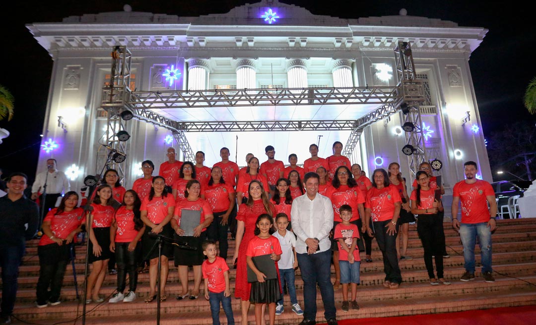 Coral da Escola de Música do Acre abre Cantata Natalina no Palácio