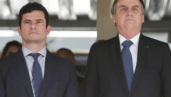 Bolsonaro desconfia de Sergio Moro nas investigações sobre o filho Flávio