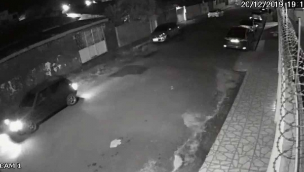 Assaltantes tiram mulher de carro à força e levam veículo no bairro Procon, em Rio Branco