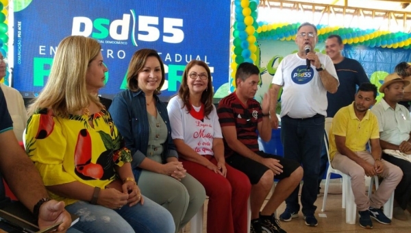 Provável candidata de Petecão à prefeitura, Socorro Neri é aplaudida em festa do PSD 