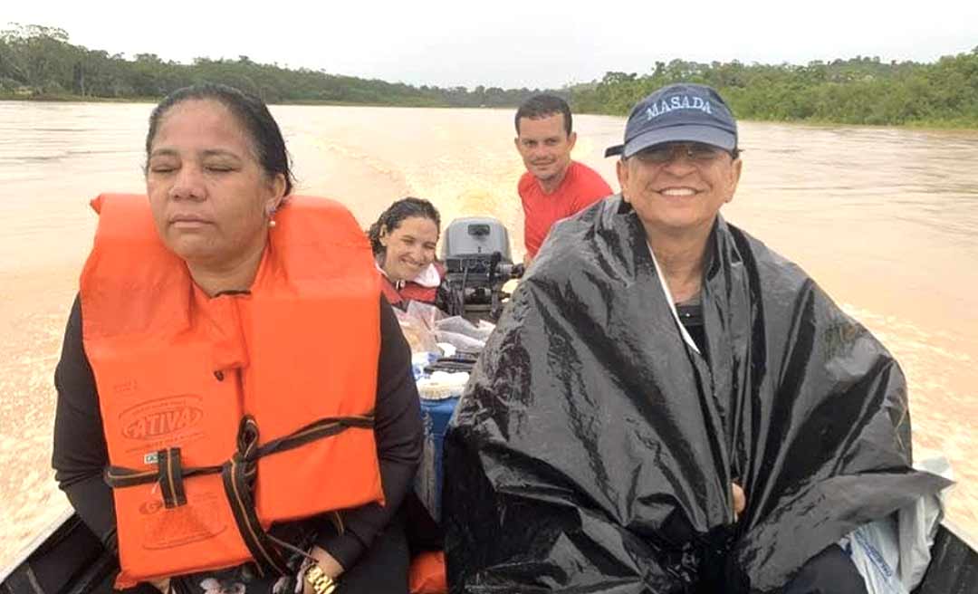 Luiz Gonzaga comemora o Natal com comunidades ribeirinhas do Alto Juruá