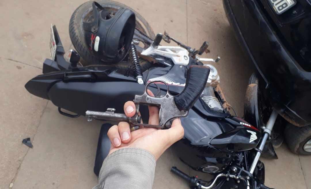 Motocicleta é recuperada e menor é apreendido por roubo, desobediência e porte ilegal de arma de fogo