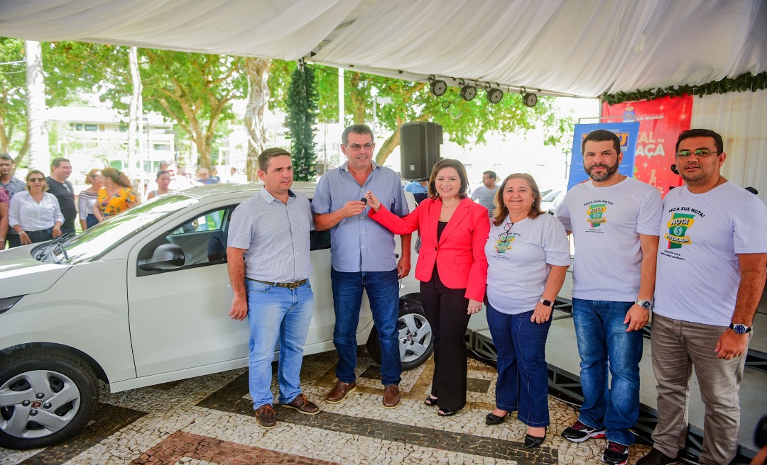 Socorro Neri entrega premiação das campanhas IPTU Em Dia e Nota Fiscal Premiada