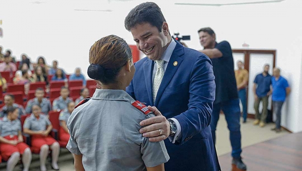 Gladson destaca a importância da educação durante formatura no Colégio Cívico-Militar Dom Pedro II