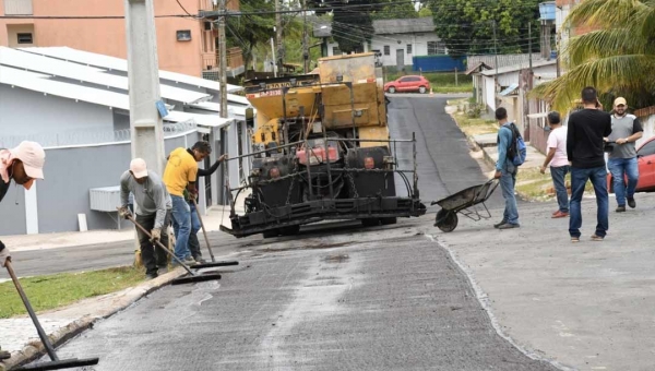 Prefeitura de Cruzeiro do Sul realiza recapeamento ruas do Alumínio