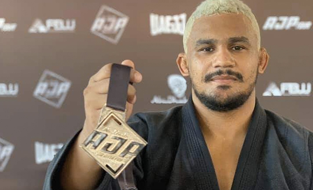 Paratleta acreano Wendell Barbosa conquista medalha de prata em competição de jiu-jitsu em Fortaleza