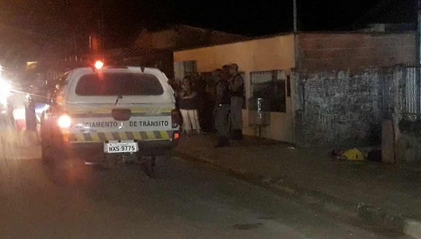 Mais um jovem é executado a tiros na frente de populares em Rio Branco