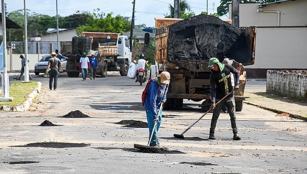 Prefeitura intensifica obras de infraestrutura e saneamento em Cruzeiro do Sul