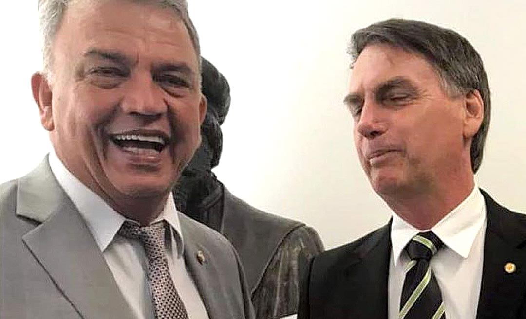  Projeto de Petecão que visa imprimir data de validade em notas de R$ 50 e R$ 100 tem a simpatia de Bolsonaro