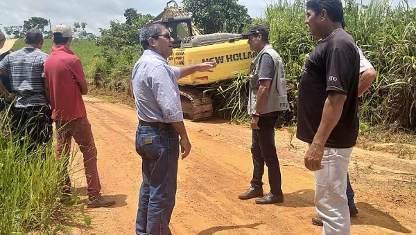 Recuperação de ramal pelo Estado em Acrelândia garante escoamento da produção