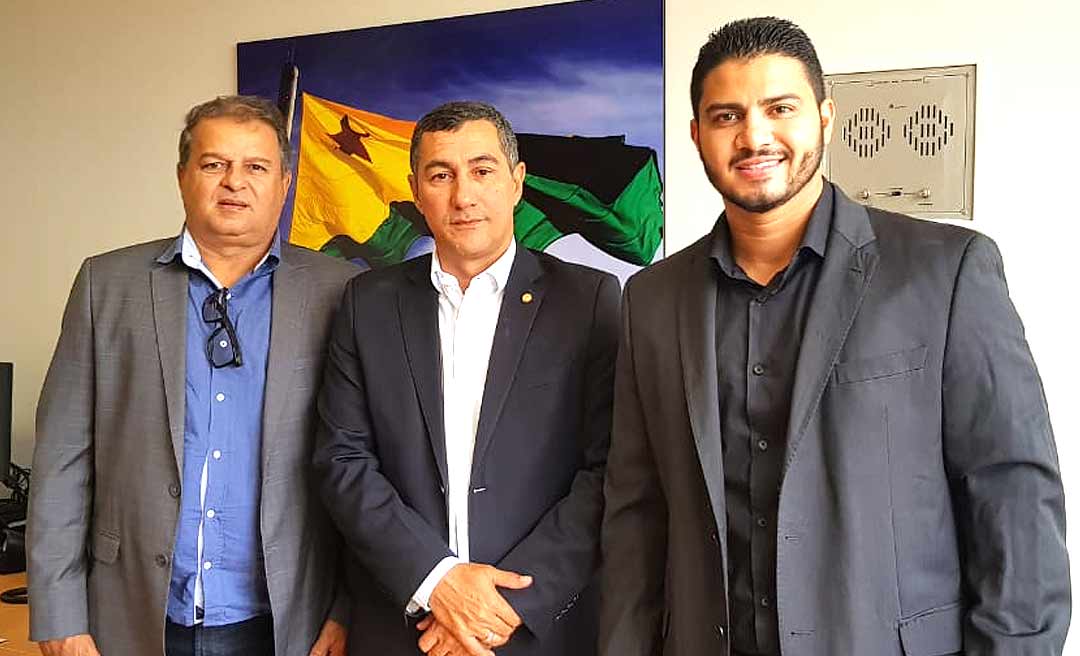 Jesus Sérgio recebe prefeitos em Brasília e garante apoio na liberação de recursos