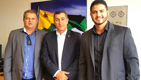 Jesus Sérgio recebe prefeitos em Brasília e garante apoio na liberação de recursos