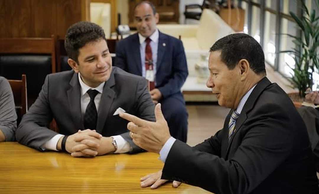 Em reunião com vice-presidente Mourão, Cameli pede ajuda nas áreas de segurança, saúde e infraestrutura