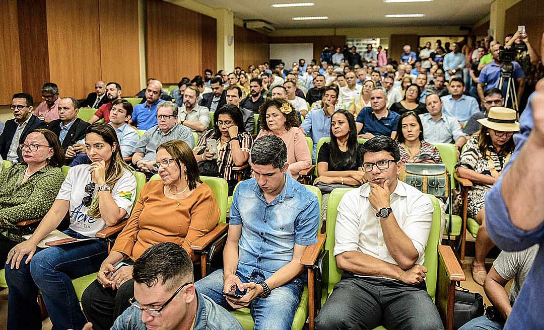 Aliados de Gladson não prestigiam agenda da Segurança Pública e governo fica rendido à oposição