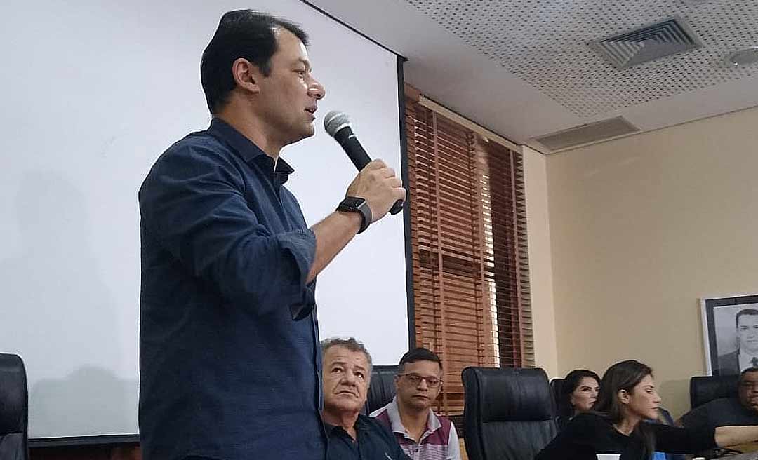 Roberto Duarte diz que seus adversários políticos estão na esquerda