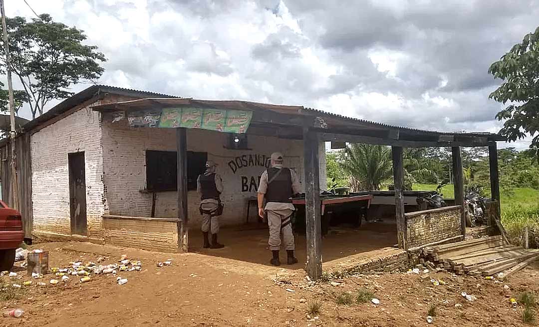 Corpo é encontrado no Km 100 da Transacreana com marcas de tiro e golpes de faca