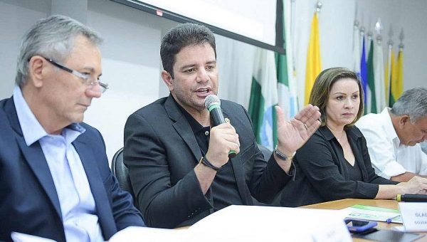 Em evento da Amac, Gladson garante apoio a todas as prefeituras sem distinção de cores partidárias 