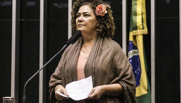 Perpétua Almeida é a nova líder do PCdoB na Câmara: “Temos muito ainda pelo que lutar”