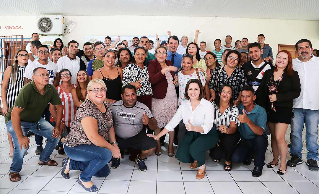 Socorro Neri comemora Dia do Líder Comunitário com representantes e presidentes dos bairros da capital