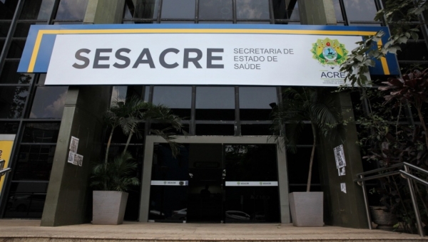 Sesacre diz que questionamento de empresas atrasa licitação para hemodiálise