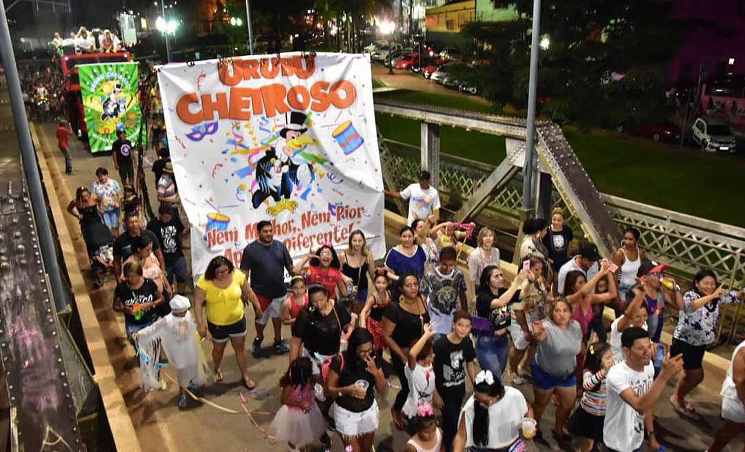 Rio Branco: Carnaval comunitário e desfile do Bloco Urubu Cheiroso marcam a terceira noite de folia