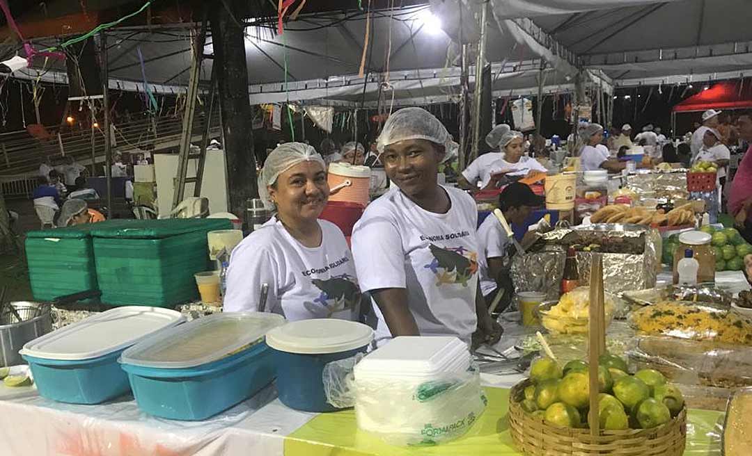 Comércio informal do Mercado Velho comemora aumento das vendas no último dia de Carnaval