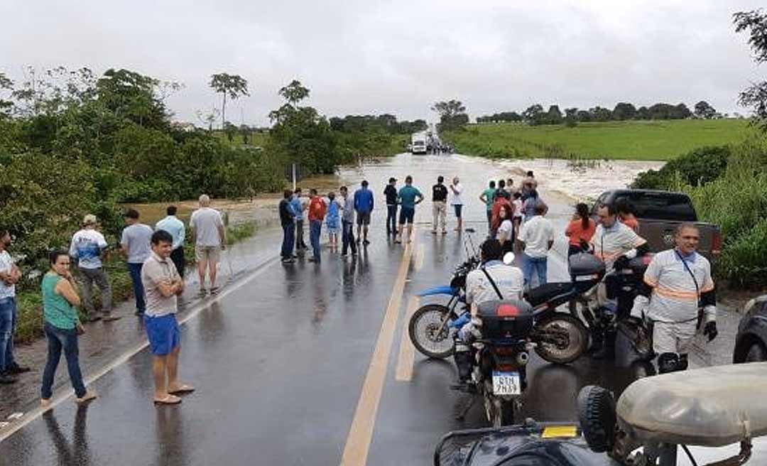 Forte chuva alaga trechos da BR-364 em Rondônia e prejudica tráfego