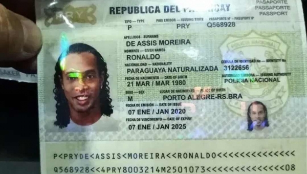 Ronaldinho Gaúcho é detido no Paraguai por uso de documento falso