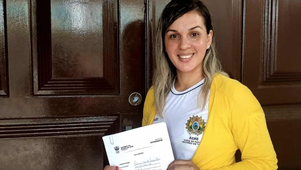 Missionária Fabrícia pede exoneração para ser pré-candidata a prefeita no município do Bujari