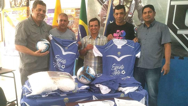 Vice-governador Major Rocha visita projeto Campeões em Ação, em Cruzeiro do Sul