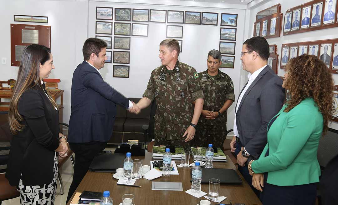 Governos do Acre e Rondônia debatem segurança e proteção das fronteiras com o Exército