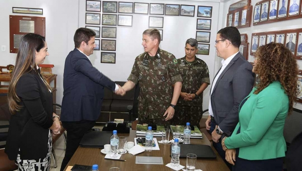 Governos do Acre e Rondônia debatem segurança e proteção das fronteiras com o Exército