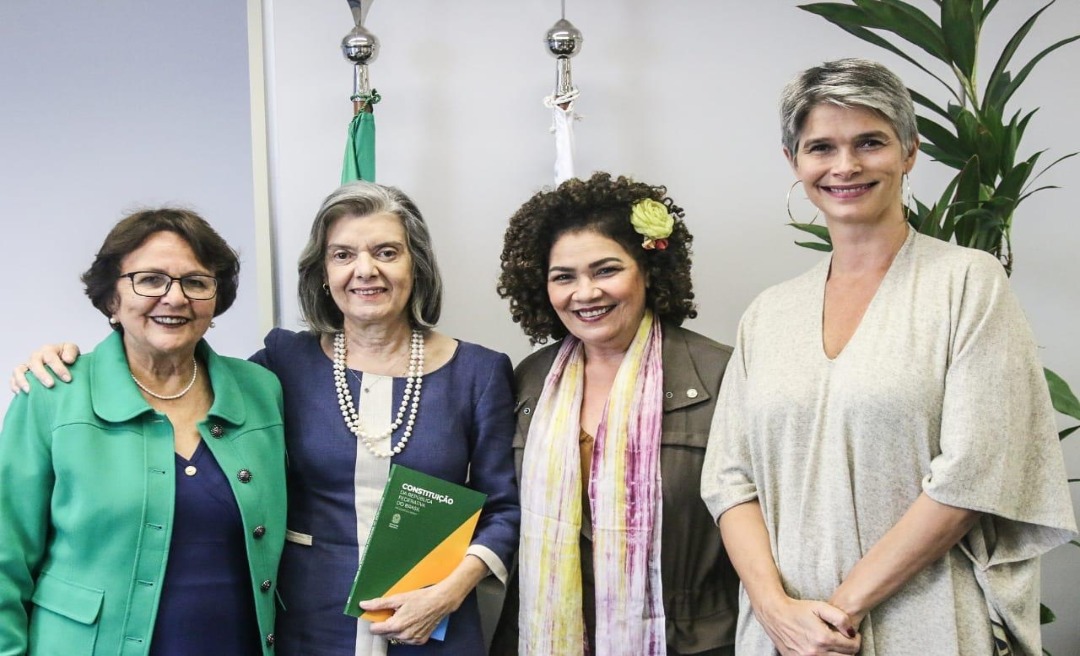 Ministra Cármen Lúcia, do STF, recebe deputada Perpétua Almeida e outras lideranças femininas do PCdoB