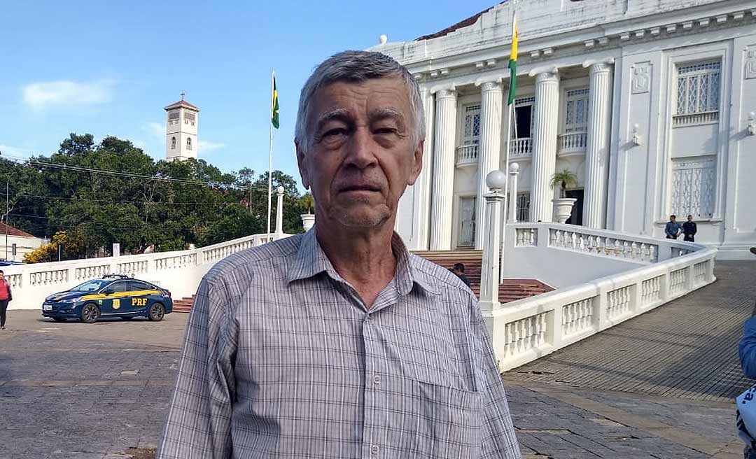 Fã e filiado ao partido de Mourão, Friale foi ao Palácio cedo para tentar ver o vice-presidente